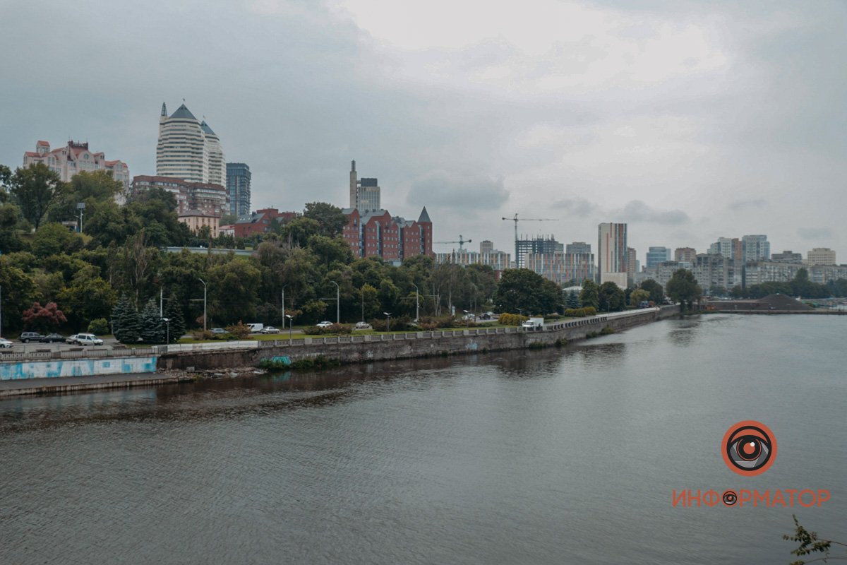 Выбивается из общей панорамы города Выбивается из общей панорамы города