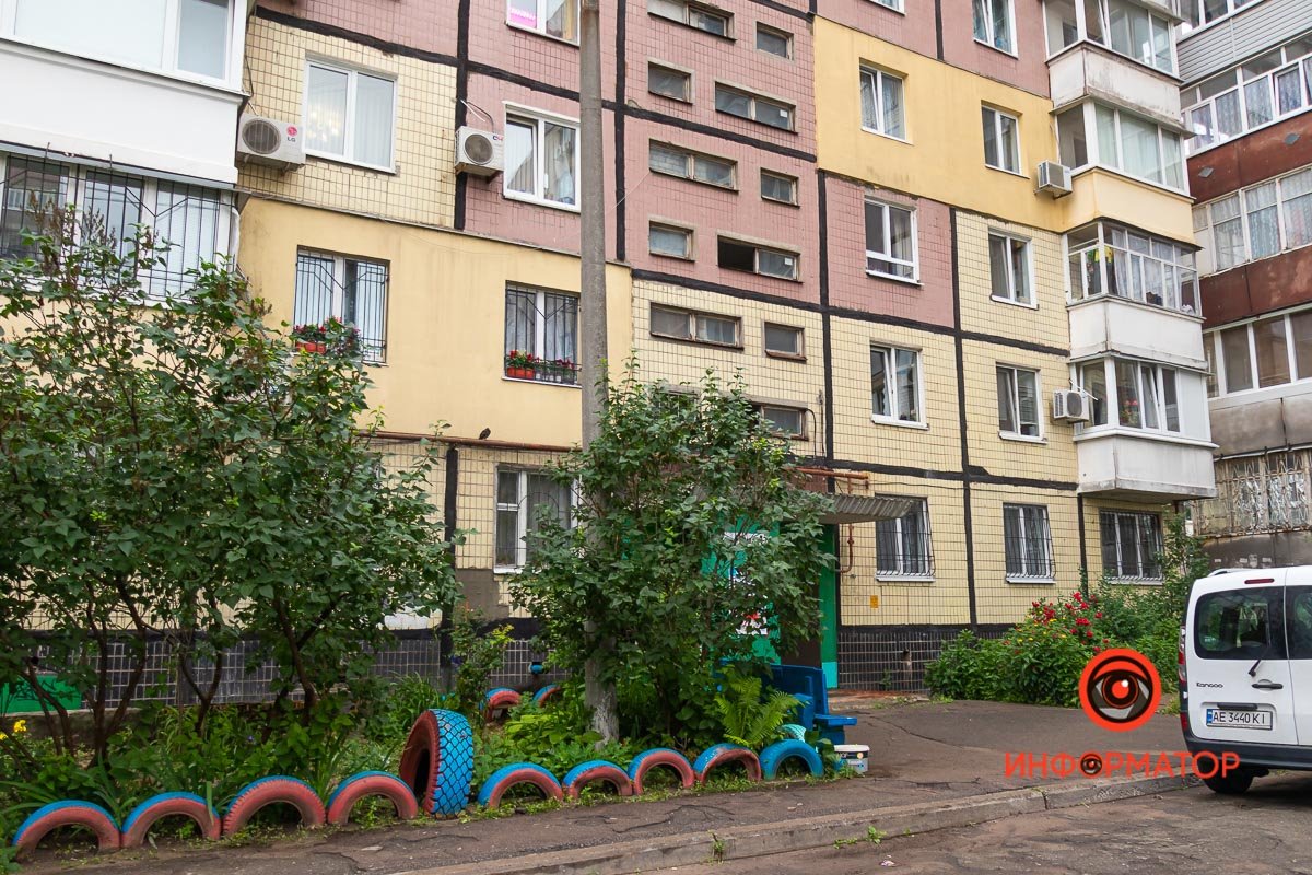 В Днепре затопило дом на проспекте Мира В Днепре затопило дом на проспекте Мира