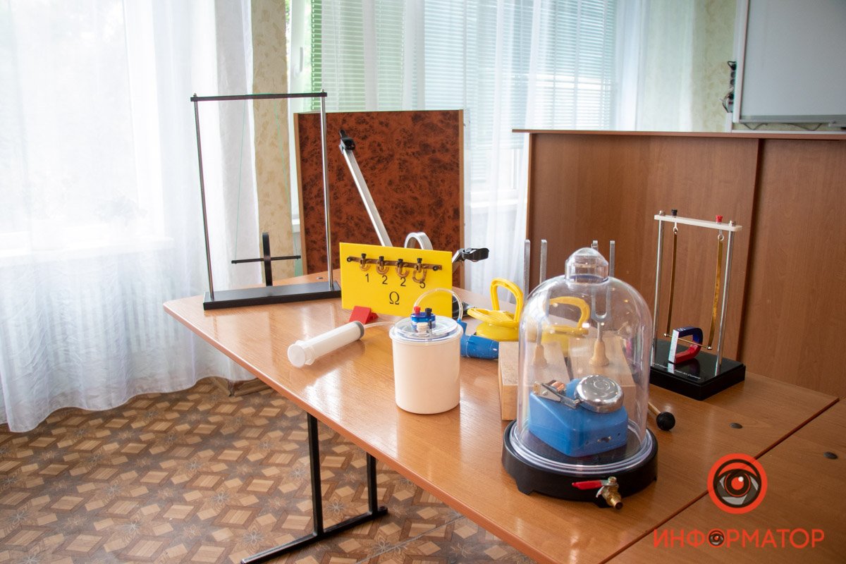 Для участия в конкурсе нужно было провести опыт самостоятельно, с друзьями или с учителем и снять его на видео Для участия в конкурсе нужно было провести опыт самостоятельно, с друзьями или с учителем и снять его на видео