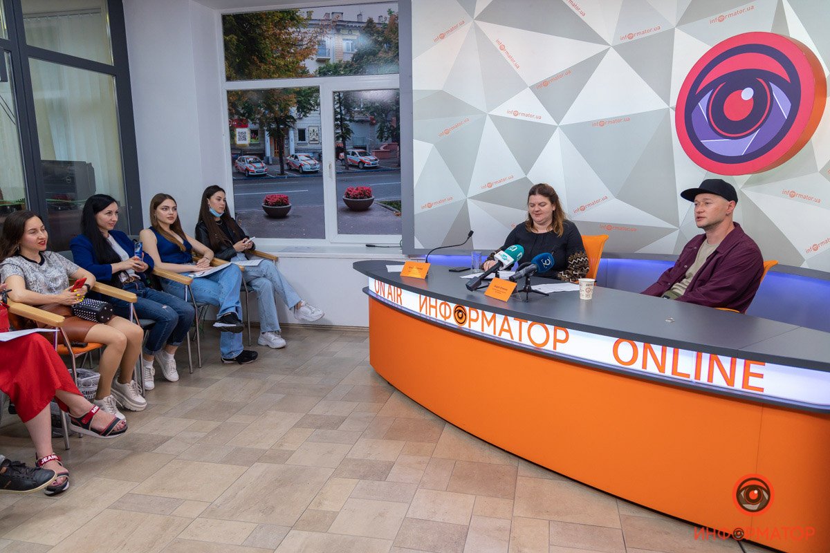 Андрей Хлывнюк ответил на вопросы журналистов Андрей Хлывнюк ответил на вопросы журналистов