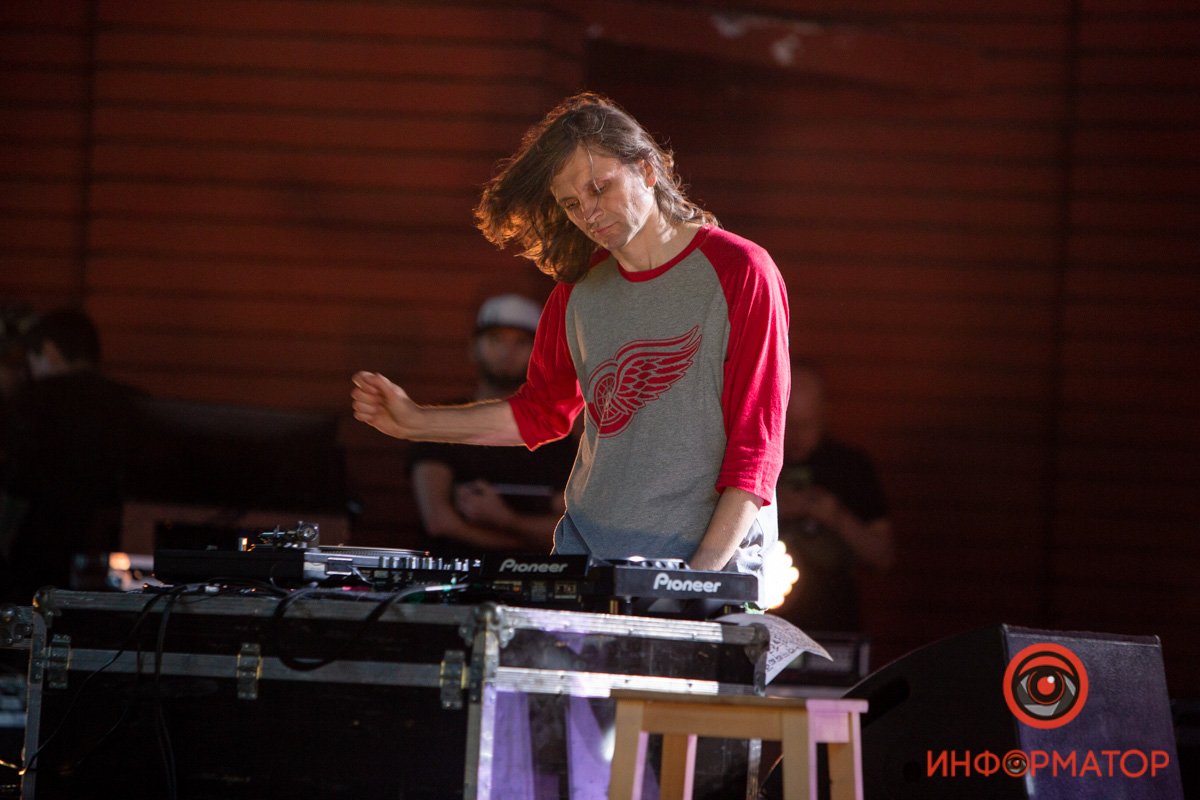 Казалось, музыканты отрывались вместе с фанатами Казалось, музыканты отрывались вместе с фанатами