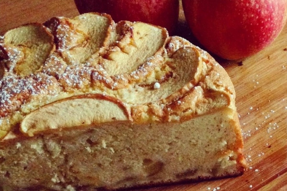 Шарлотка с яблоками