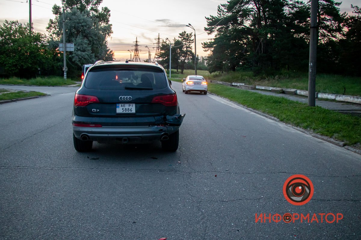 Audi поворачивал на автомойку