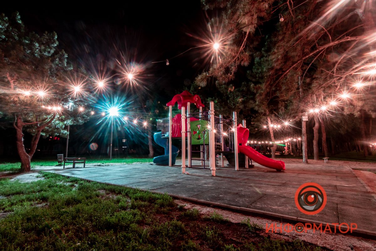 Ночью на детской площадке почти не играют