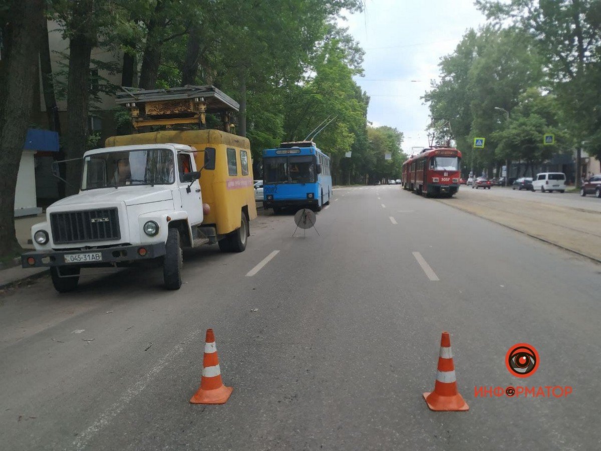 Контактную сеть на аварийном участке обесточили