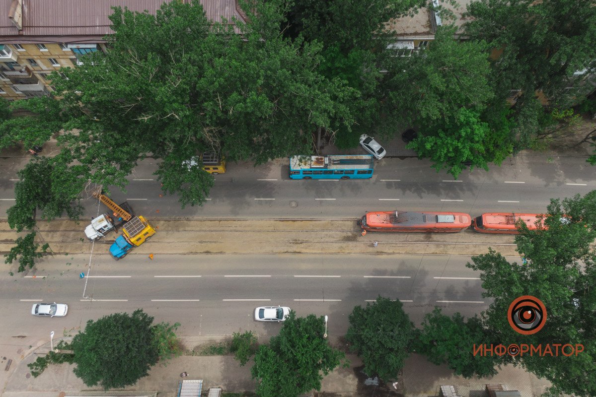 Движение трамваев маршрутов №12 и №16, а также троллейбусов маршрута №8 заблокировано в обоих направлениях