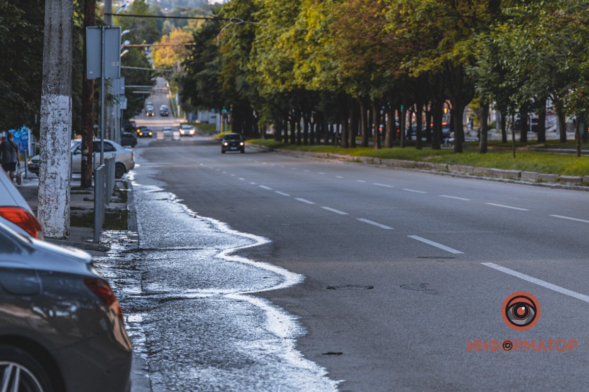 Вода стекала по проспекту Александра Поля Вода стекала по проспекту Александра Поля