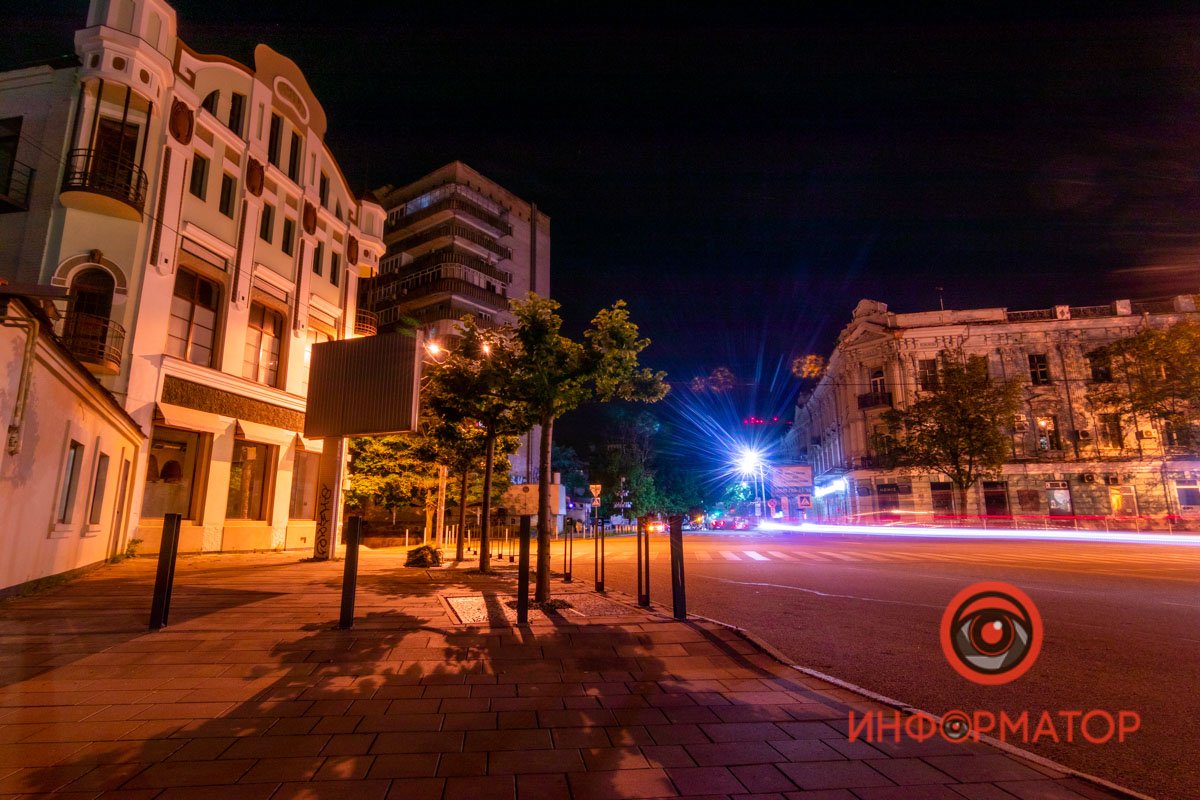 Прогулка вдоль площади