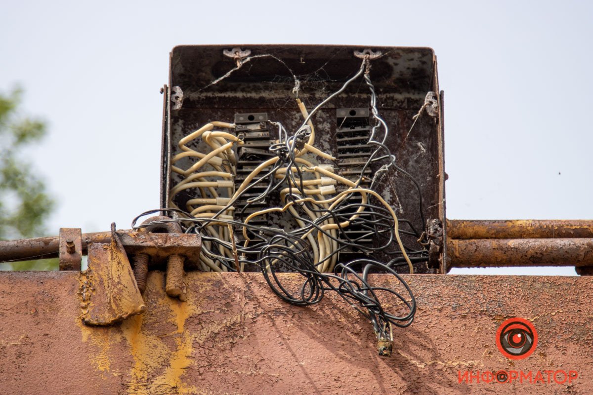 Паутина из проводов Паутина из проводов