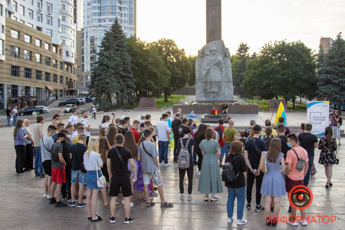 Собралось несколько десятков человек