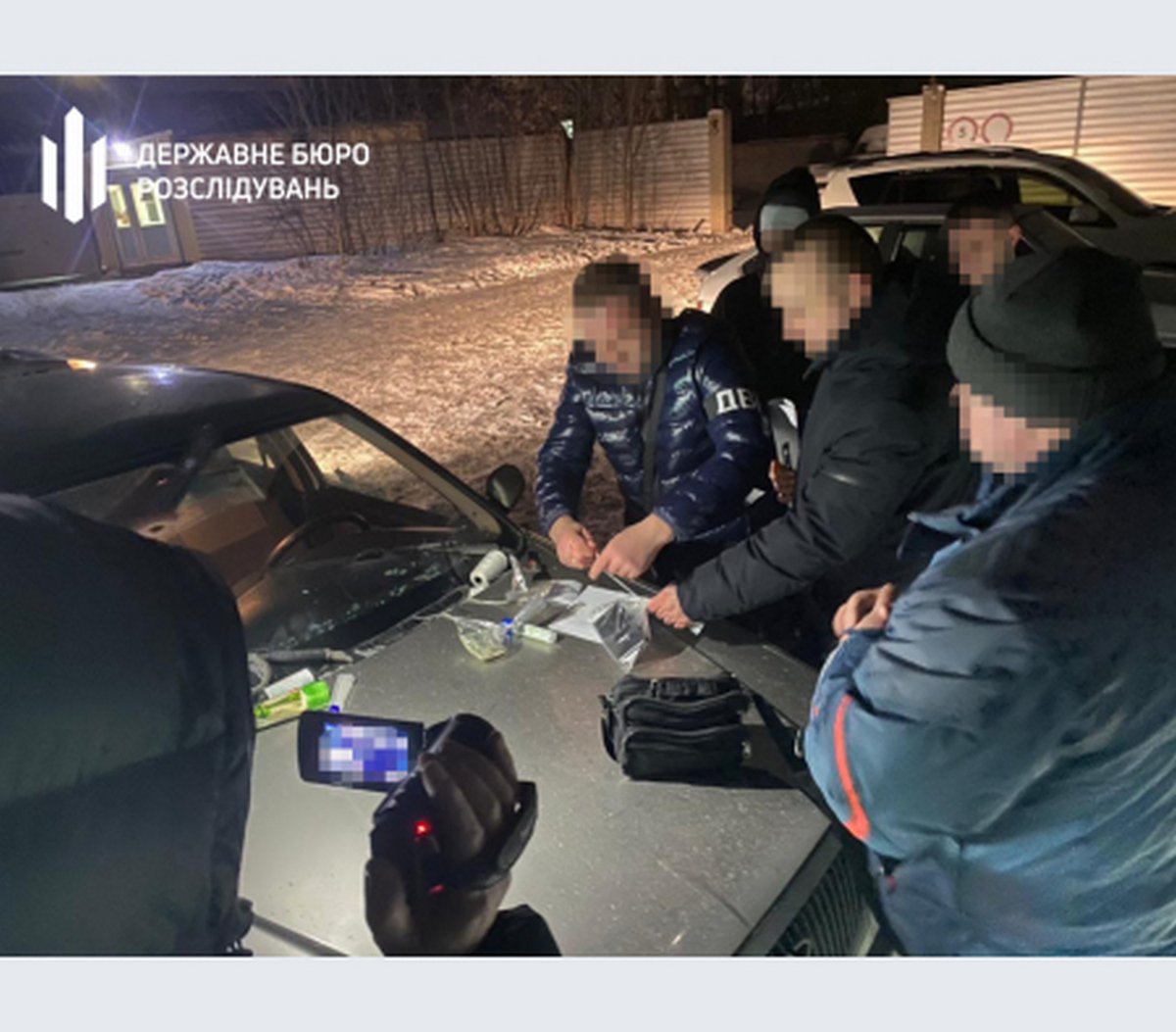 У мужчины вымогали деньги шантажом 