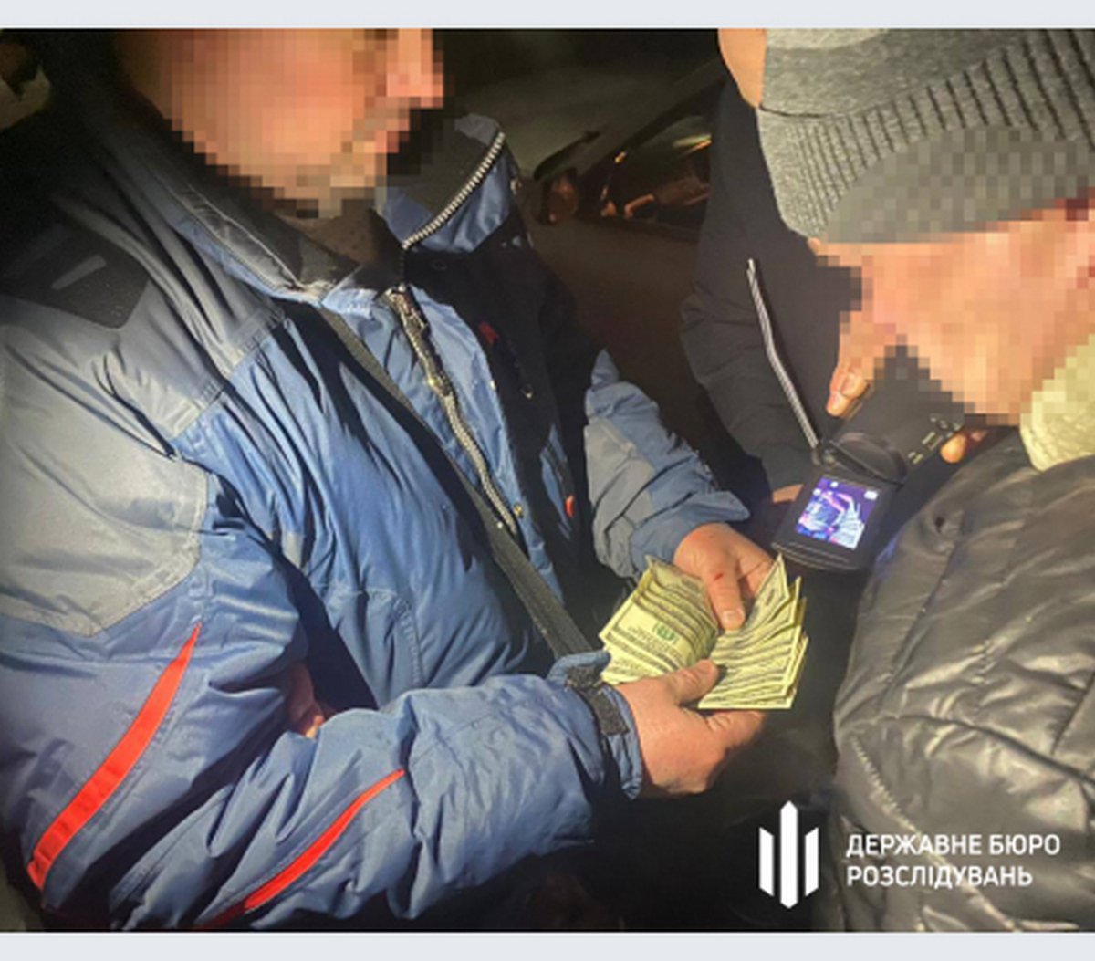 Их задержали во время передачи денег