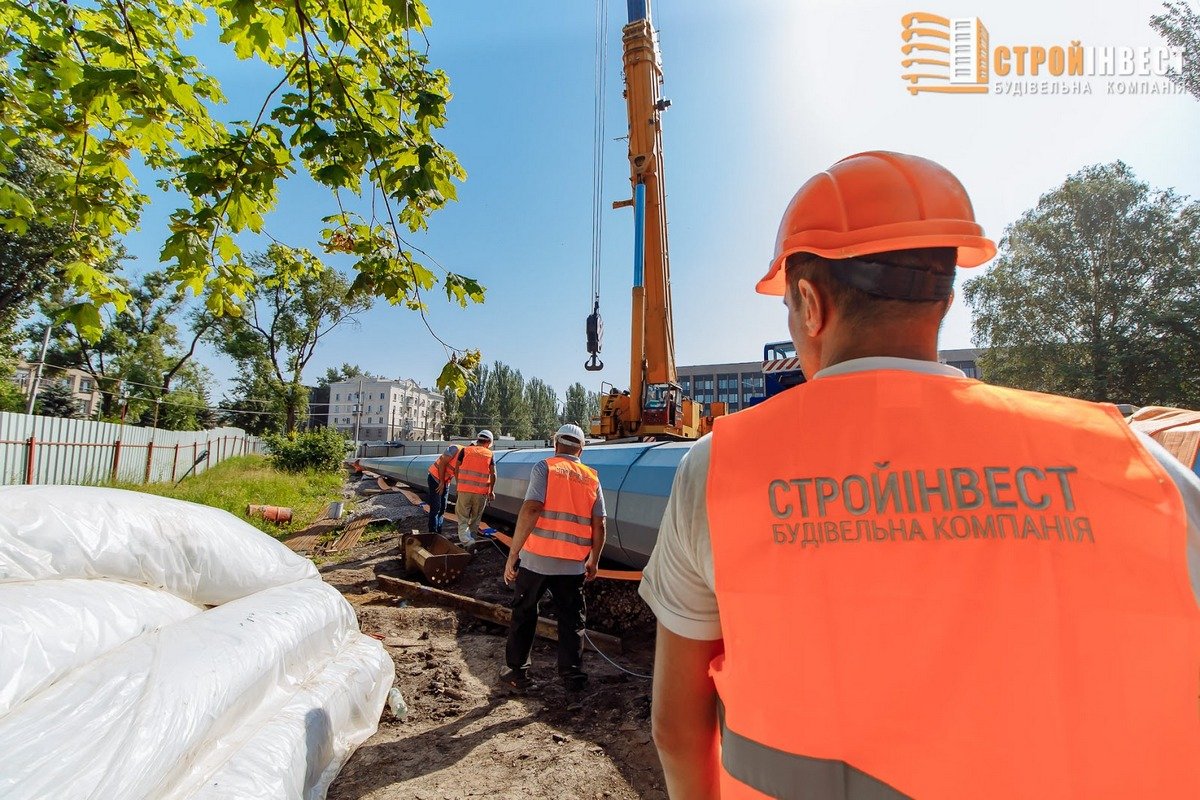 Он вошел в тройку самых больших флагштоков страны