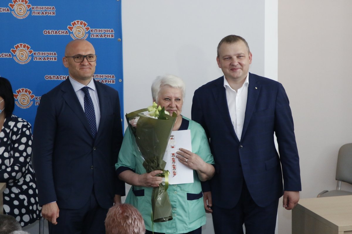 Сейчас здесь работает около тысячи сотрудников, из которых 250 - врачи