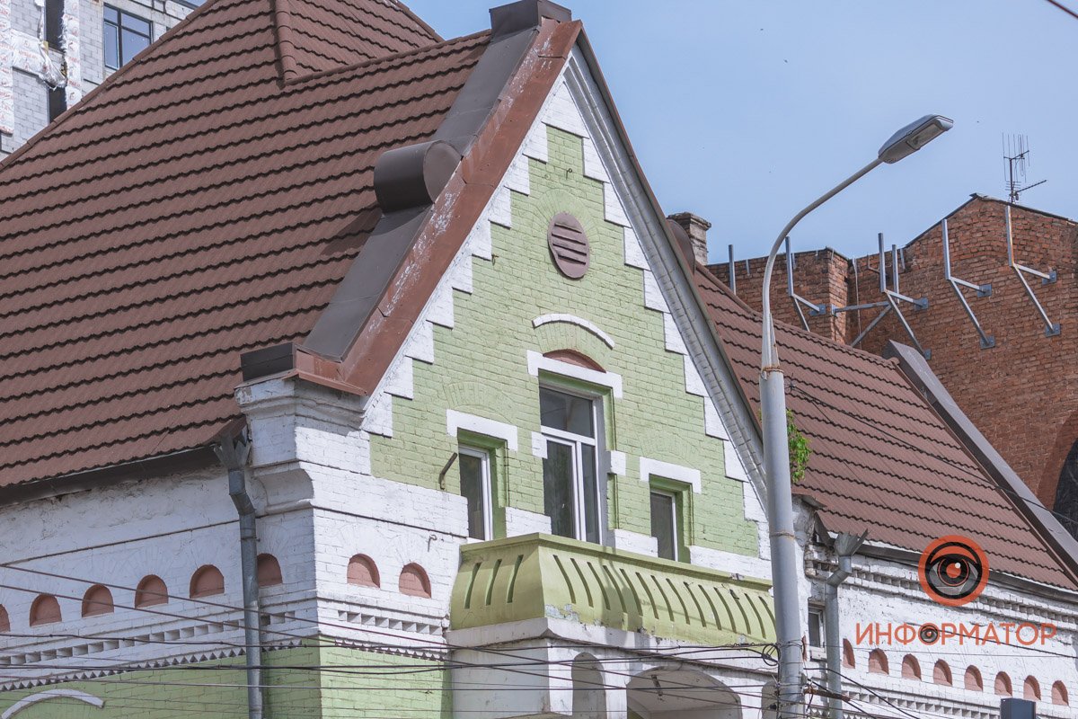 Гордый, аж надулся