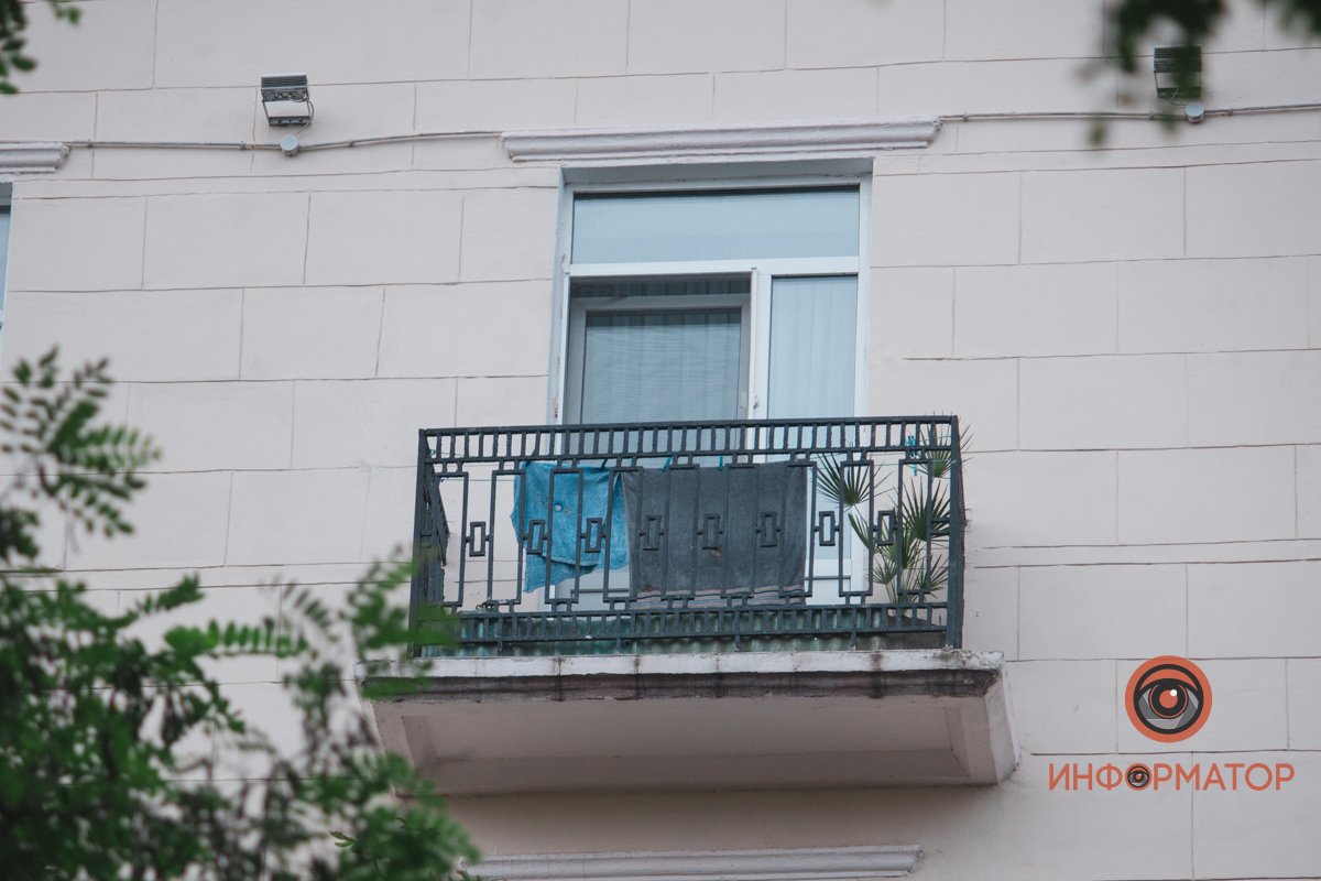 М-минималистично