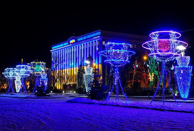 Днепр готов к празднованию Нового года (ФОТО) 7