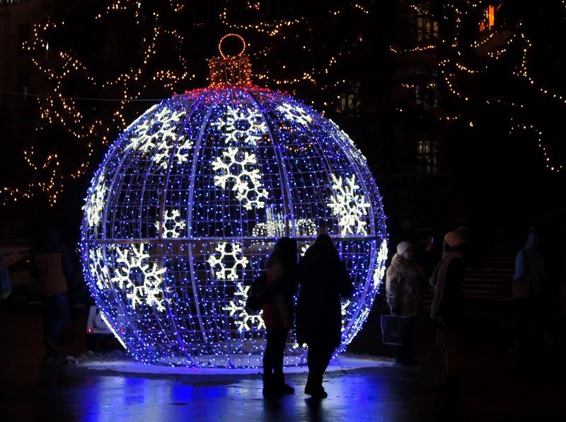 Днепр готов к празднованию Нового года (ФОТО) 15