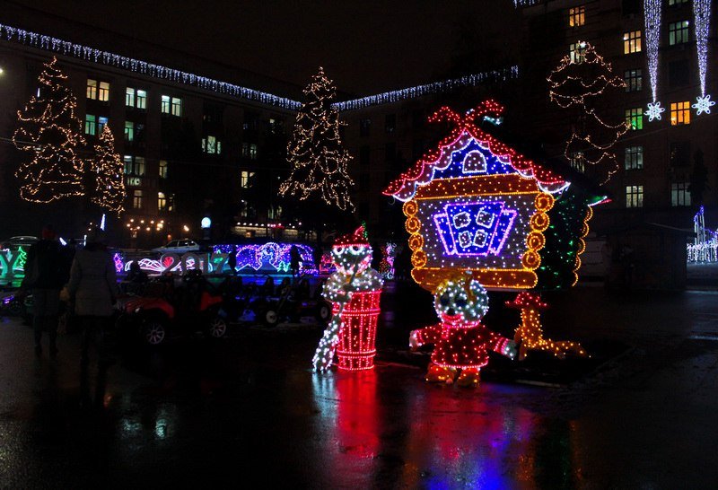 Днепр готов к празднованию Нового года (ФОТО) 16