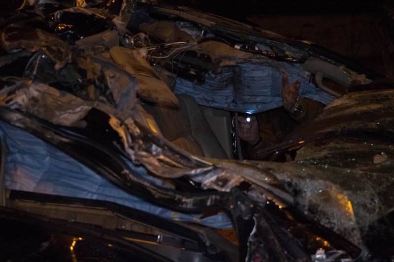 ДТП на Набережной: Lexus врезался в дорожный барьер (ВИДЕО) 5