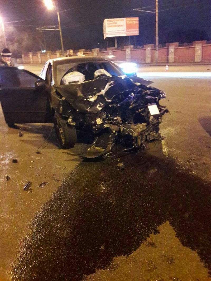 ДТП на Слобожанском проспекте: лоб в лоб столкнулись Mitsubishi Lancer и Daewoo Lanos (ФОТО, ВИДЕО) 4