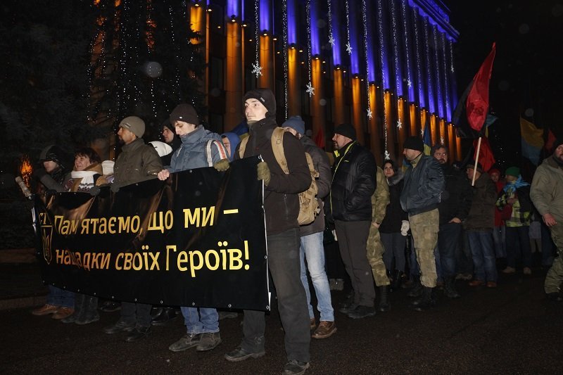 В Днепре состоялось факельное шествие в честь Бандеры: как это было (ФОТО) 9