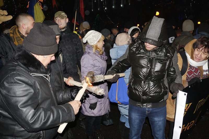 В Днепре состоялось факельное шествие в честь Бандеры: как это было (ФОТО) 10