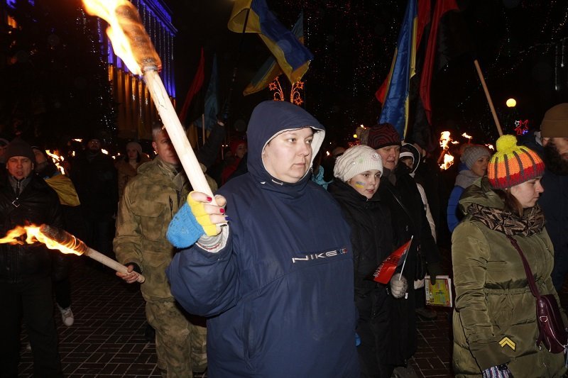 В Днепре состоялось факельное шествие в честь Бандеры: как это было (ФОТО) 13