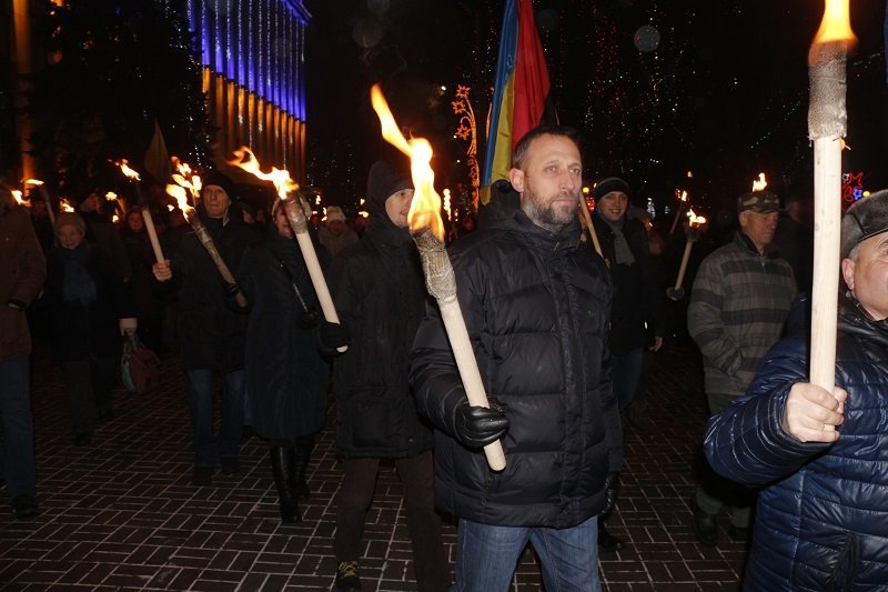 В Днепре состоялось факельное шествие в честь Бандеры: как это было (ФОТО) 14