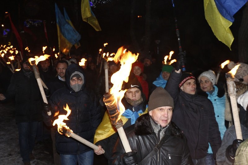 В Днепре состоялось факельное шествие в честь Бандеры: как это было (ФОТО) 18