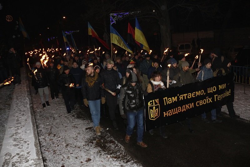В Днепре состоялось факельное шествие в честь Бандеры: как это было (ФОТО) 20