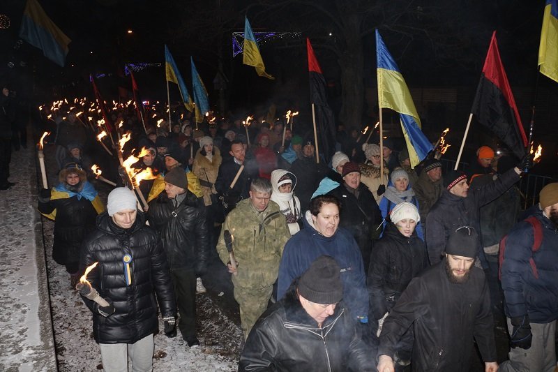В Днепре состоялось факельное шествие в честь Бандеры: как это было (ФОТО) 21