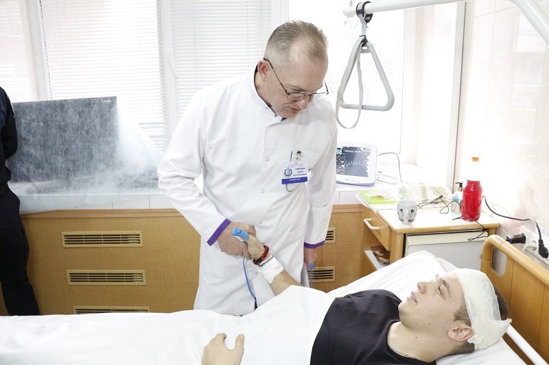 Геройский поступок: полисмен ценой собственного здоровья спас жизнь человеку (ФОТО, ВИДЕО) 8