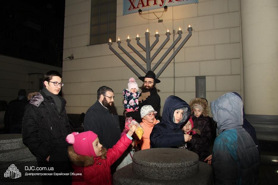 Как в Днепре отмечали Хануку (ФОТО, ВИДЕО) 5