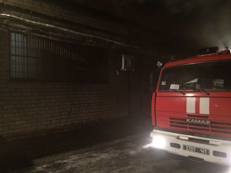 Пожар в Днепре: горел типографский цех (ФОТО) 1