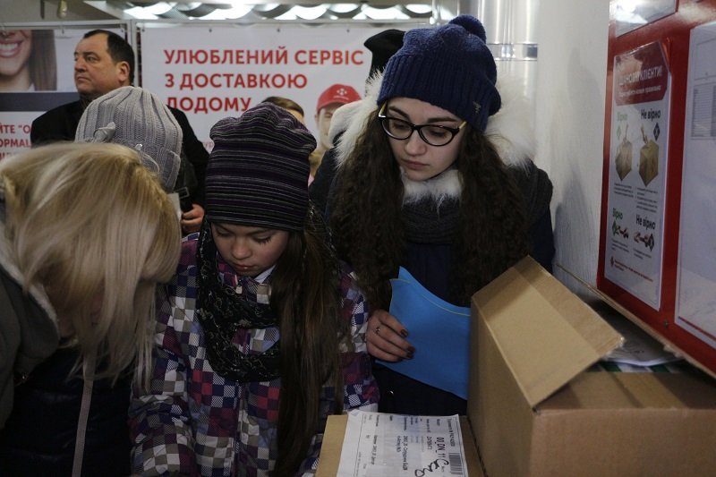 Днепровские школьники отправили бойцам медикаменты (ФОТО, ВИДЕО) 7
