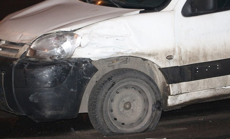 ДТП на Запорожском: столкнулись Citroen и Hyundai (ФОТО) 5