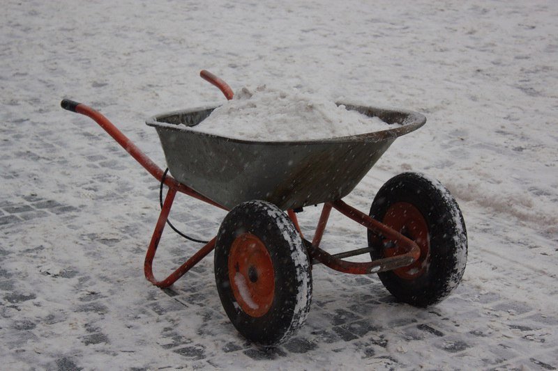 В Днепре выпал сильный снег: как выглядит город сейчас (ФОТО) 8