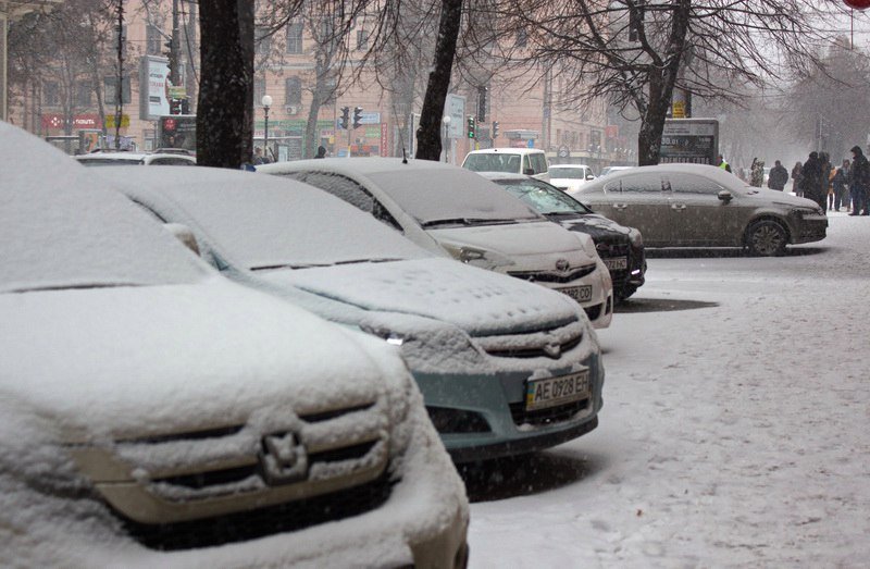 В Днепре выпал сильный снег: как выглядит город сейчас (ФОТО) 11