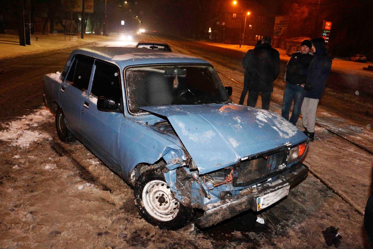 ДТП под Рождество: на Шинной не разминулись Жигули и Daewoo Nexia 2