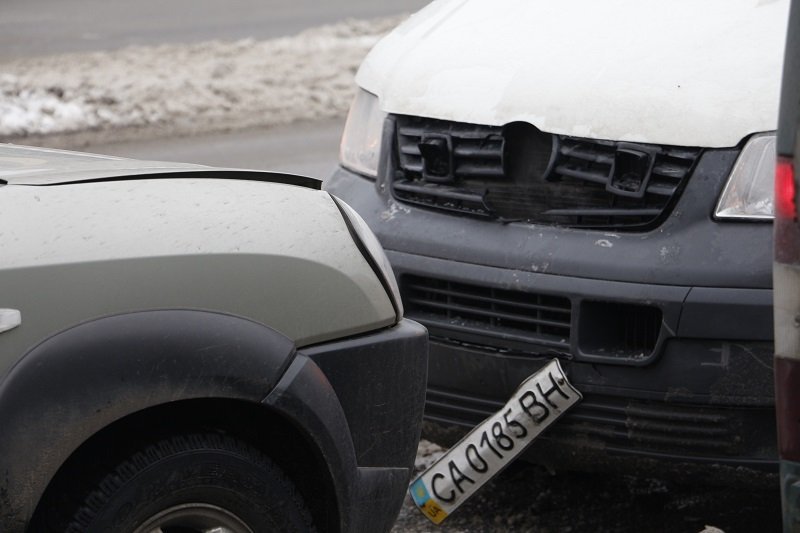 ДТП на Слобожанском: машина скорой помощи сбила человека и столкнулась с Hyundai Tucson (ФОТО, ВИДЕО) 2