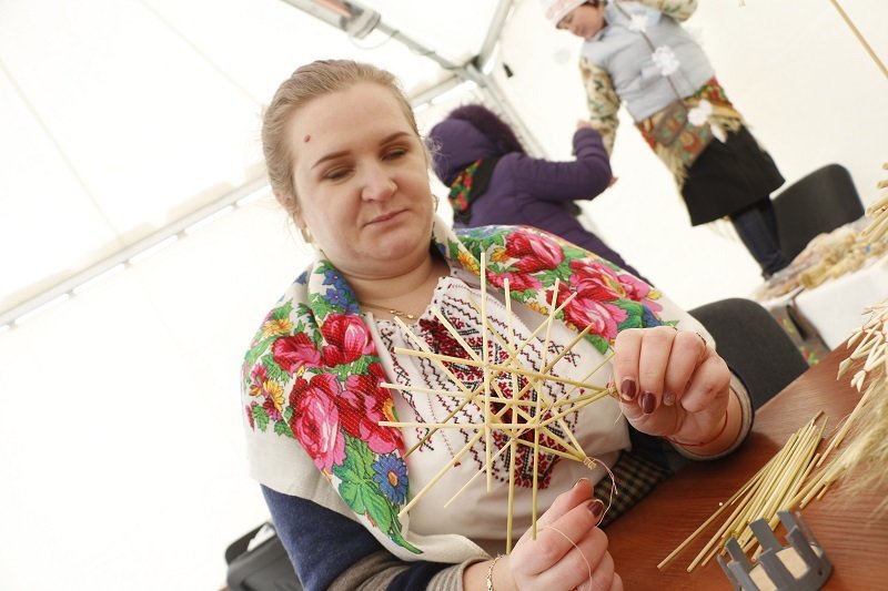 Мастер-классы, колядки и вертеп: в Днепре стартовал фестиваль "Країна мрій" (ФОТО, ВИДЕО) 1
