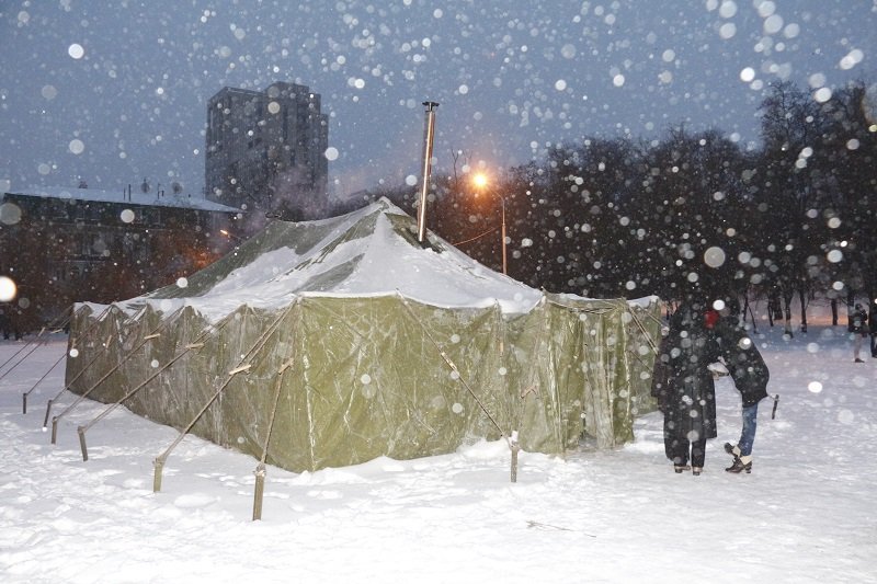 Еды и чая нет, зато тепло: как работает пункт обогрева в парке Глобы (ФОТО, ВИДЕО) 1