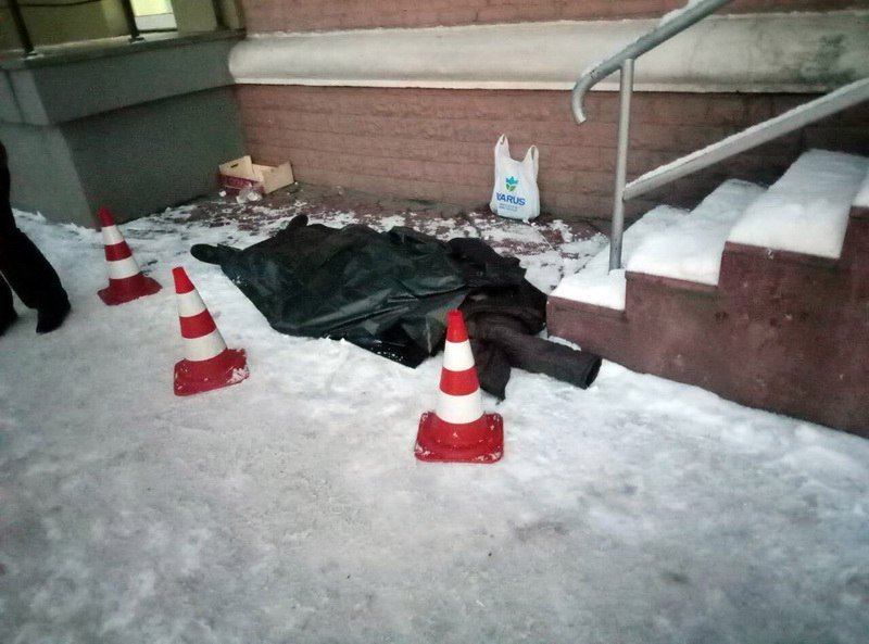 На 12 квартале мужчина умер прямо на улице (ФОТО) 4