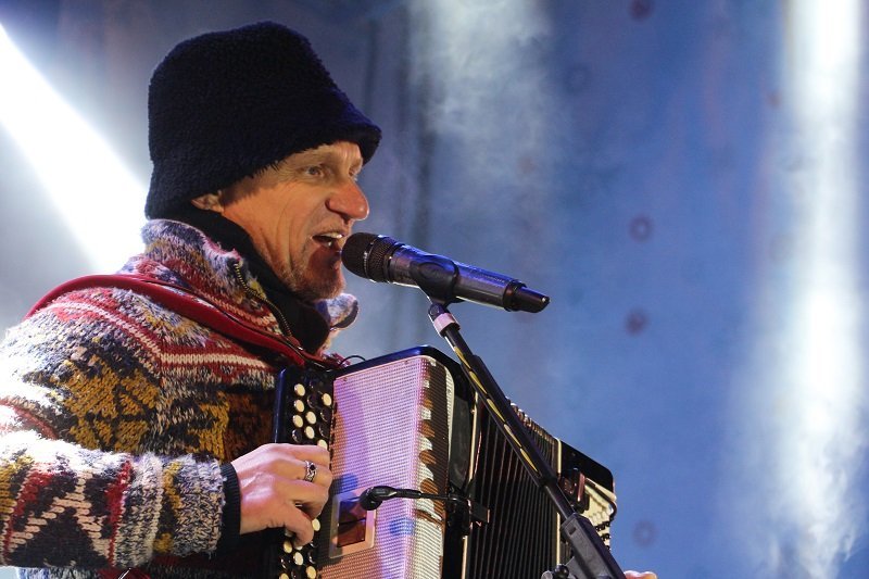 В Днепре с рождественским концертом выступил Олег Скрипка (ФОТО, ВИДЕО) 4