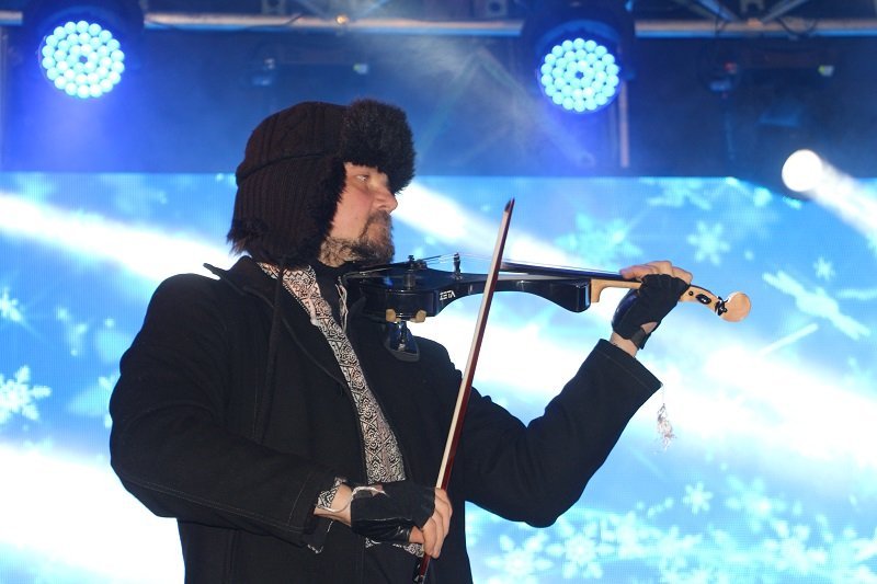 В Днепре с рождественским концертом выступил Олег Скрипка (ФОТО, ВИДЕО) 5