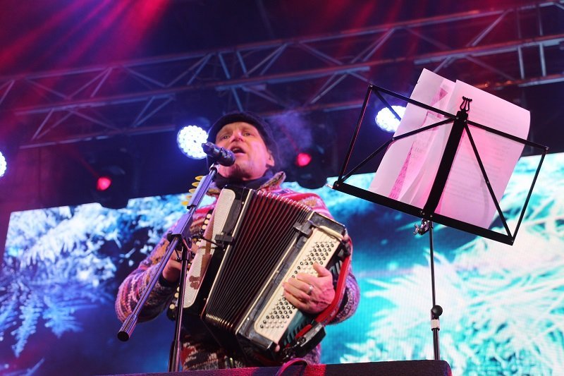 В Днепре с рождественским концертом выступил Олег Скрипка (ФОТО, ВИДЕО) 19