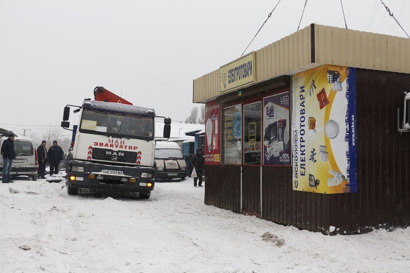 В Днепре продолжают бороться с незаконными МАФами (ФОТО) 3