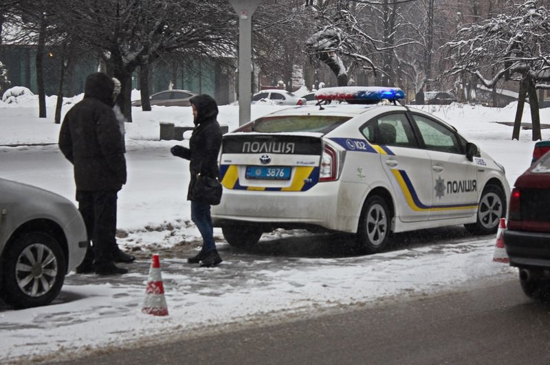На проспекте Поля в Днепре "Skoda" сбила человека (ФОТО) 1
