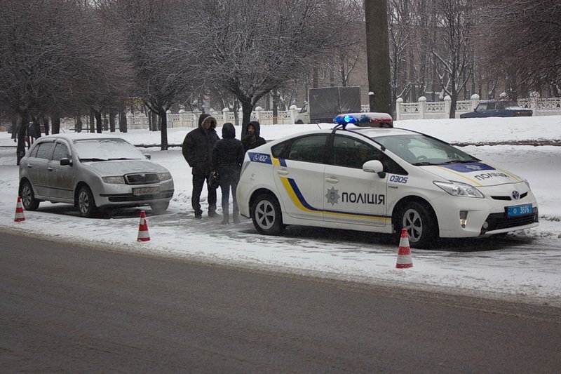 На проспекте Поля в Днепре "Skoda" сбила человека (ФОТО) 3